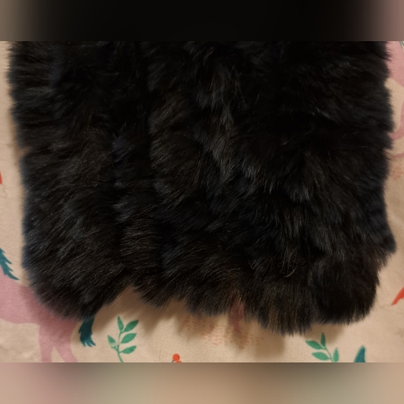 NWT Dino Gaspari Navy Rabbit Fur Embellished Elegant Formal Scarf Wrap - Picture 4 of 10